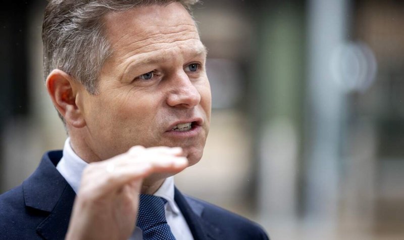 Afbeelding bij Kabinet zet mes in juridische procedures: stroomnet moet sneller worden uitgebreid