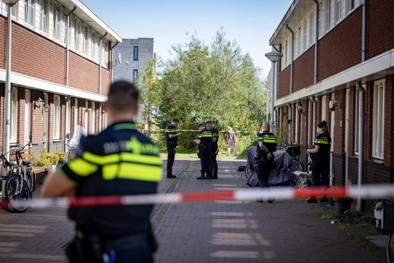 Afbeelding bij Vrouw gewond bij steekpartij, verdachte zwaargewond aangetroffen - 112 Nederland