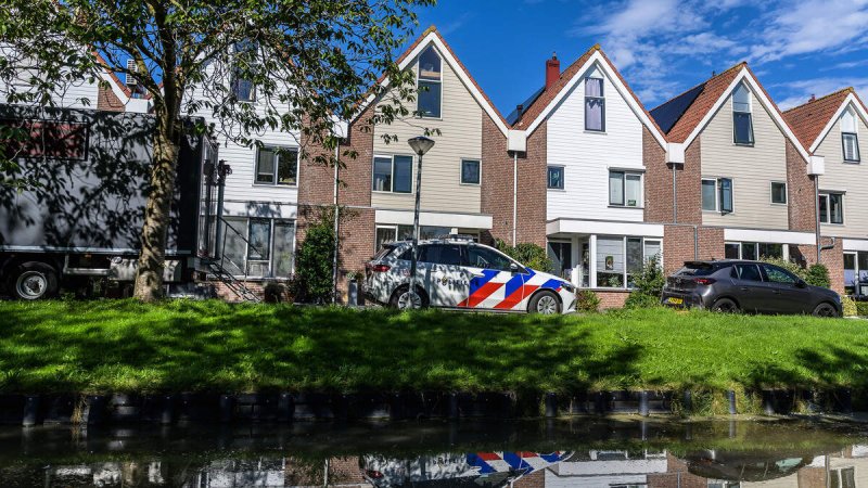 Afbeelding bij Vrouw (62) om het leven gekomen in Middenbeemster, 29-jarige verdachte aangehouden in bezit van mes