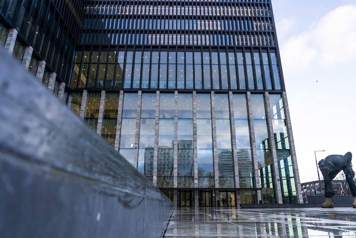 Afbeelding bij Vrouw krijgt 4 jaar cel en tbs voor dodelijke steekpartij - Nieuws.nl