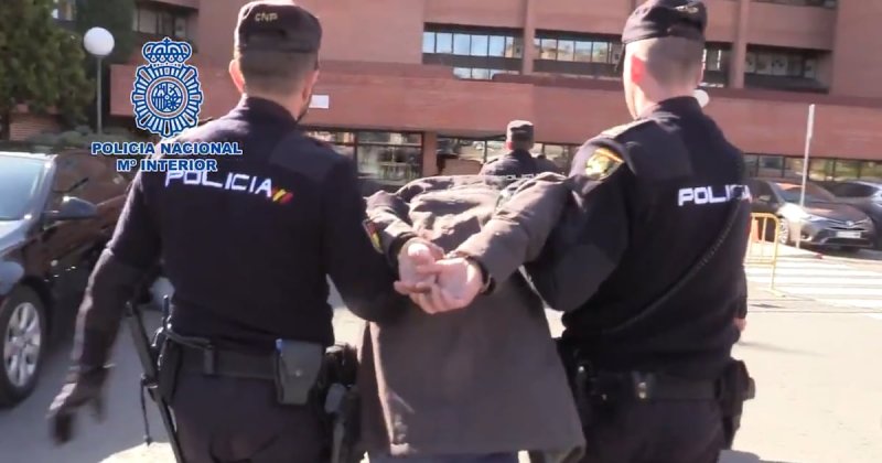 Afbeelding bij Nederlandse man (57) opgepakt op Spaans vliegveld, werd gezocht voor bijlaanval op schoonzoon