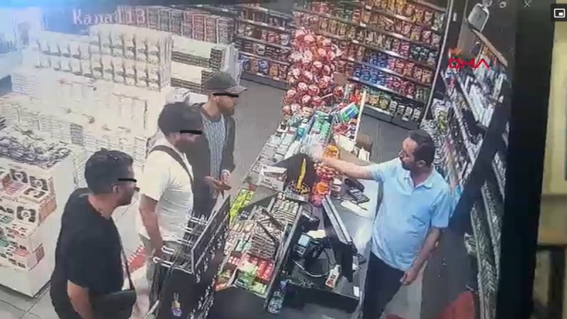 Afbeelding bij ’Nederlander die mensen aanreed bij Turks tankstation, zou ook verkoper hebben afgeperst en met mes hebben gedreigd’