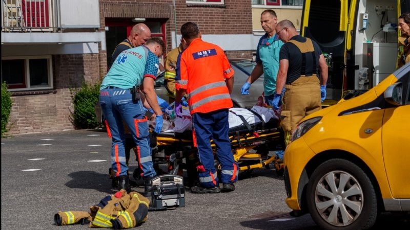 Afbeelding bij Steekpartij in flatwoning Westwijk, slachtoffer zwaargewond naar ziekenhuis - Twee - Het nieuws uit Vlaardingen en Schiedam