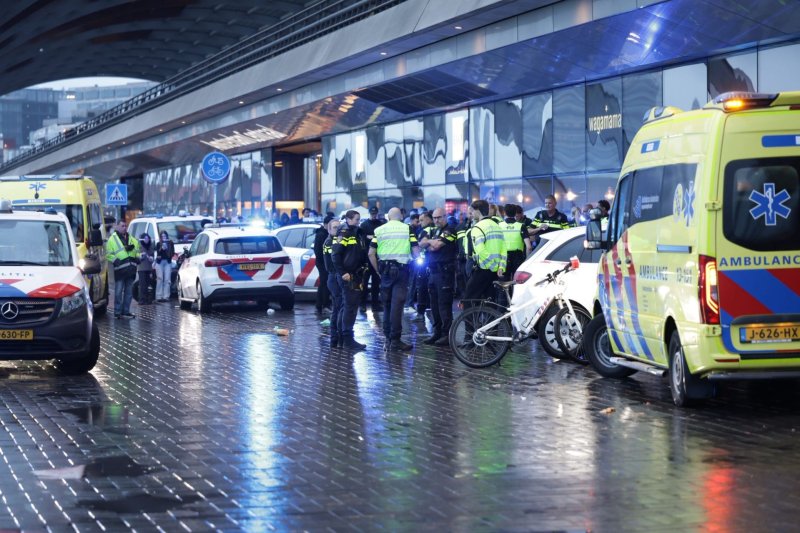 Afbeelding bij Vier mensen naar ziekenhuis na steekpartij, verdachte aangehouden - 112 Nederland