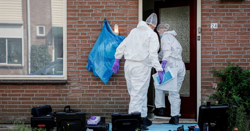 Afbeelding bij Verdachte (20) zat met een glimlach in de politiewagen na steekpartij in Neede: ‘Hij leek tevreden’ - de Stentor