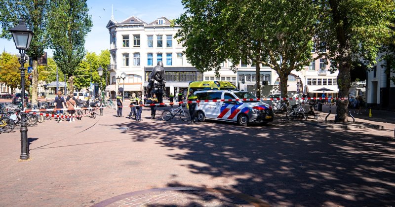 Afbeelding bij Politie onderzoekt melding steekpartij aan Eendrachtsplein in Rotterdam - AD.nl