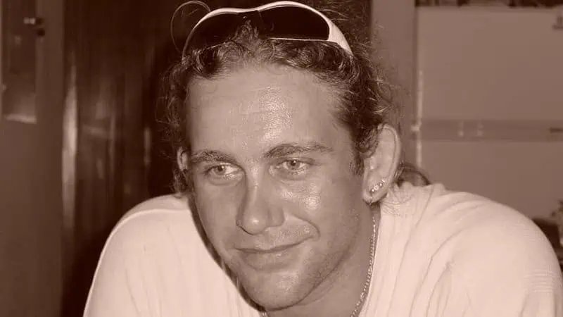 Afbeelding bij Cold Case: De onopgeloste moord op kroegbaas Koos Engel (43) na fatale steekpartij in Tuitjenhorn - Moordplekken