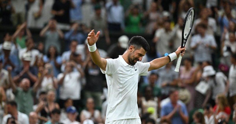 Afbeelding bij ‘Nu is het puur zakelijk’: Djokovic blijft meedogenloos op de baan, maar buiten de lijnen is hij aanzienlijk veranderd