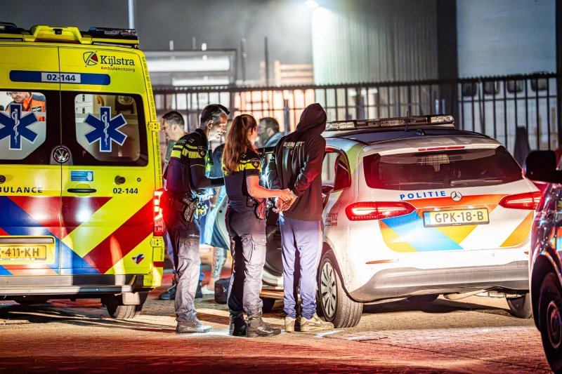 Afbeelding bij Gewonde door steekpartij, twee verdachten aangehouden - 112 Nederland