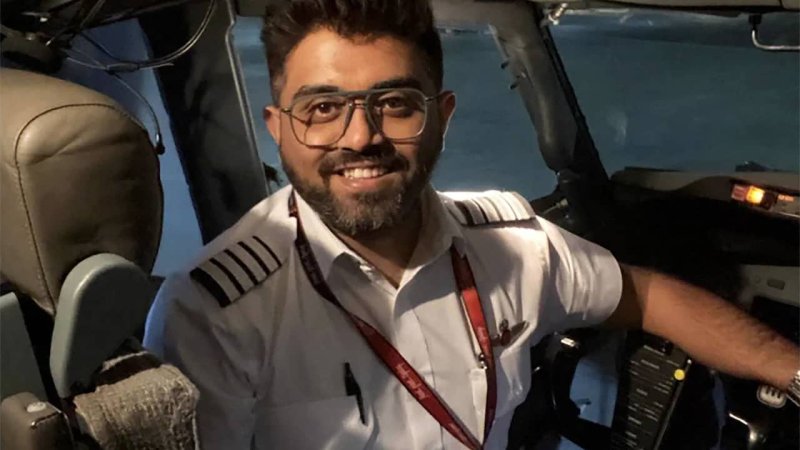 Afbeelding bij Indiase premier prijst piloot die werd neergestoken in cockpit flydubai-toestel - NU