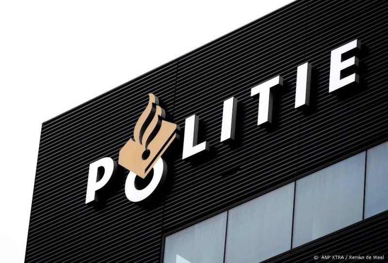 Afbeelding bij Zwaarbewapende agenten doen inval in woning na beroving, mishandeling én steekpartij | Voorne Putten - Drimble