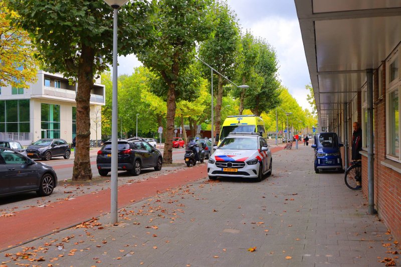 Afbeelding bij Gewonde na steekincident in woning: politie onderzoekt wat er gebeurde in Amsterdam - 112 in Beeld